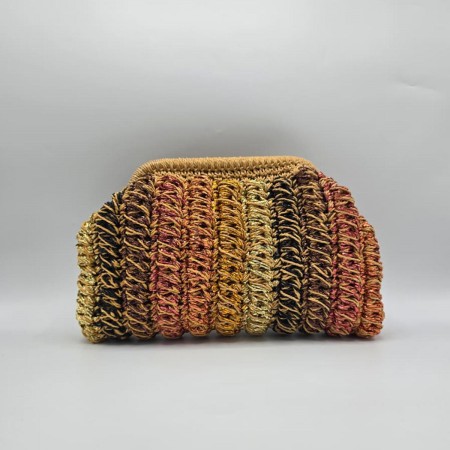 The Recta Clutch | 7 Raffia...